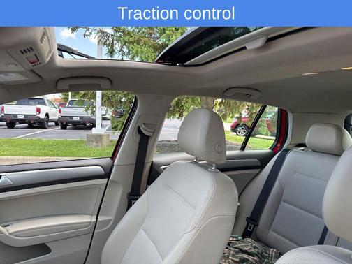 2015 Volkswagen Golf Auto TSI SE