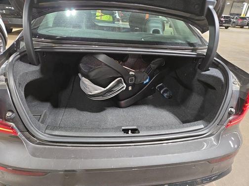 2024 Volvo S60 B5 Core Dark Theme
