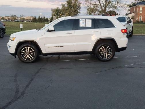 2020 Jeep Grand Cherokee Laredo