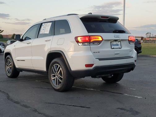 2020 Jeep Grand Cherokee Laredo