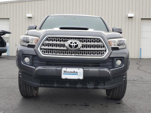 2017 Toyota Tacoma TRD Sport