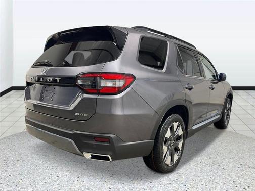 Modern Steel Metallic 2026 Honda Pilot Elite