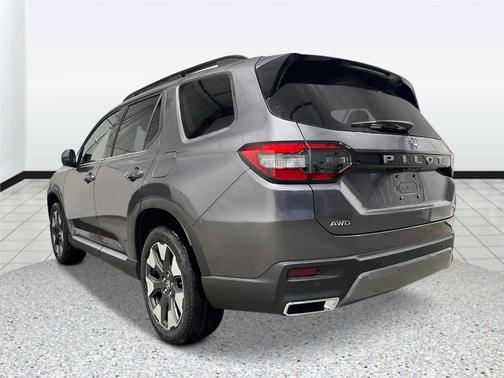 Modern Steel Metallic 2026 Honda Pilot Elite