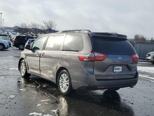 2015 Toyota Sienna XLE