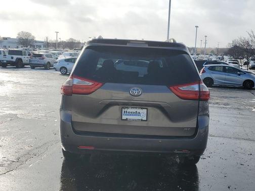 2015 Toyota Sienna XLE