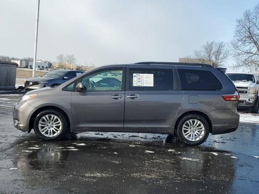 2015 Toyota Sienna XLE