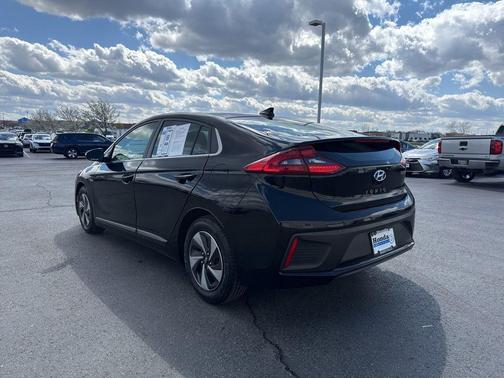 2018 Hyundai IONIQ Hybrid SEL
