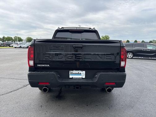 Crystal Black Pearl 2024 Honda Ridgeline Black Edition