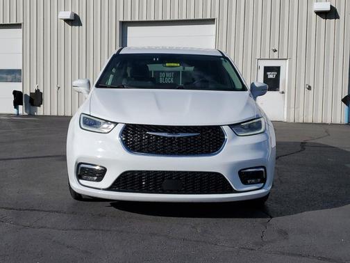 2022 Chrysler Pacifica Hybrid Touring L