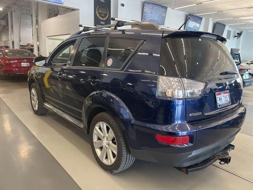 Cosmic Blue Metallic 2012 Mitsubishi Outlander SE