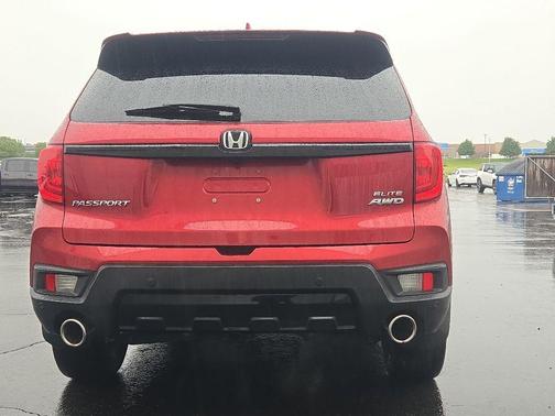 Radiant Red Metallic II 2022 Honda Passport Elite