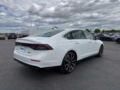Platinum White Pearl 2024 Honda Accord Hybrid Touring