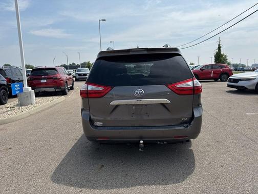 2018 Toyota Sienna XLE Premium
