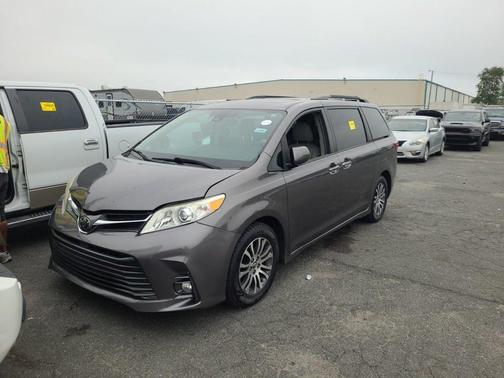 2018 Toyota Sienna XLE Premium
