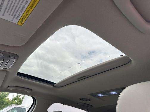 White Pearl 2022 Kia Telluride EX