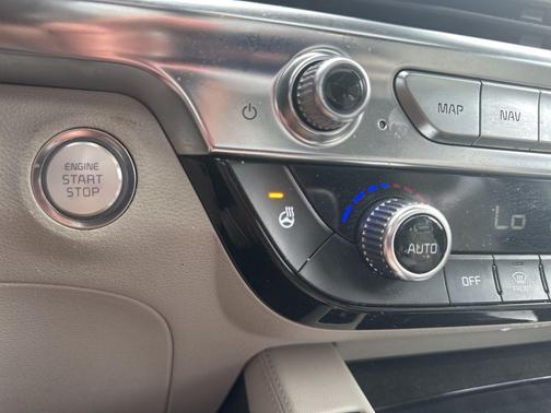 White Pearl 2022 Kia Telluride EX