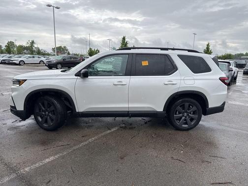 Platinum White Pearl 2025 Honda Pilot Sport