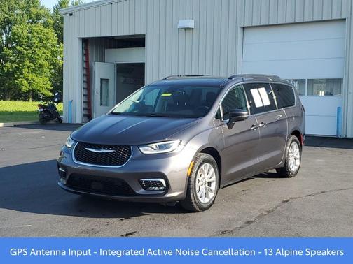 2022 Chrysler Pacifica Touring-L