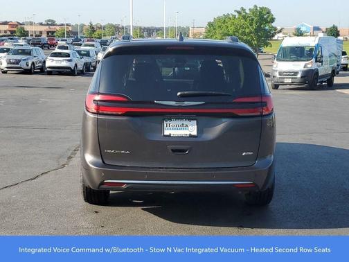 2022 Chrysler Pacifica Touring-L