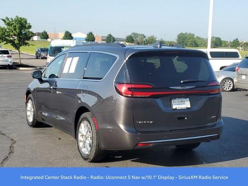 2022 Chrysler Pacifica Touring-L