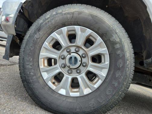 Oxford White 2022 Ford F-250 XLT