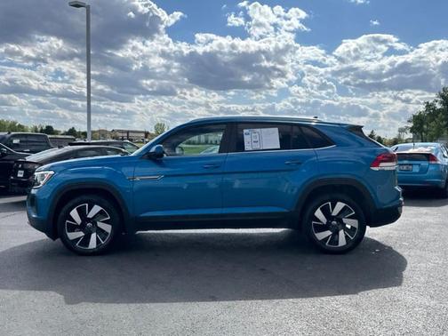 Kingfisher Blue 2024 Volkswagen Atlas Cross Sport 2.0T SE w/Technology