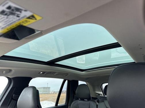 2022 Volvo XC90 T5 Momentum 7 Passenger
