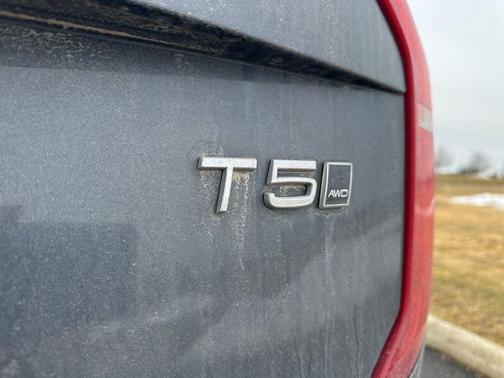 2022 Volvo XC90 T5 Momentum 7 Passenger