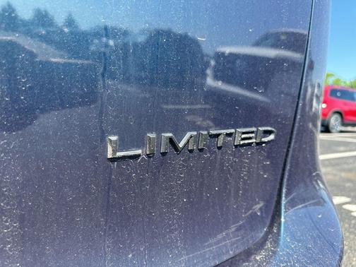 Fathom Blue Pearlcoat 2023 Chrysler Pacifica Limited