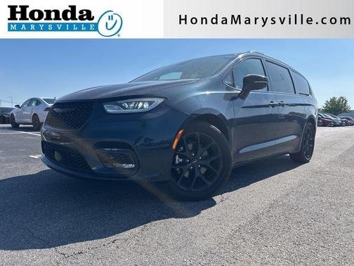 Fathom Blue Pearlcoat 2023 Chrysler Pacifica Limited