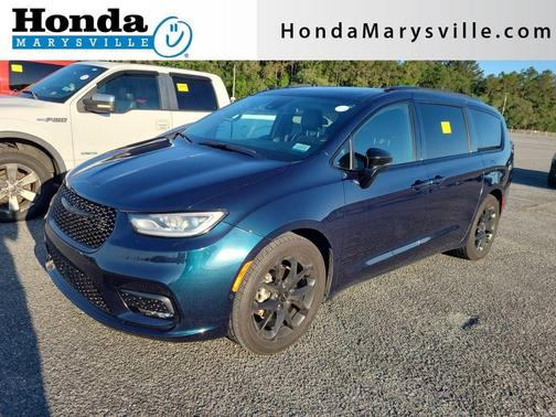 Fathom Blue Pearlcoat 2023 Chrysler Pacifica Limited