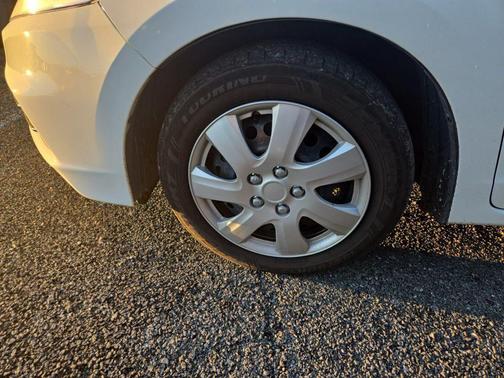 2013 Honda Insight Base