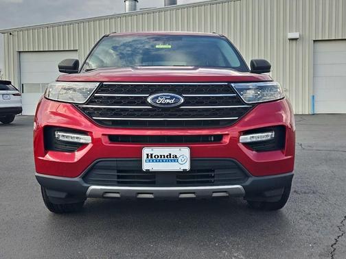 Rapid Red Metallic Tinted Clearcoat 2022 Ford Explorer XLT