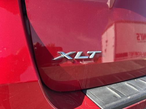 Rapid Red Metallic Tinted Clearcoat 2022 Ford Explorer XLT