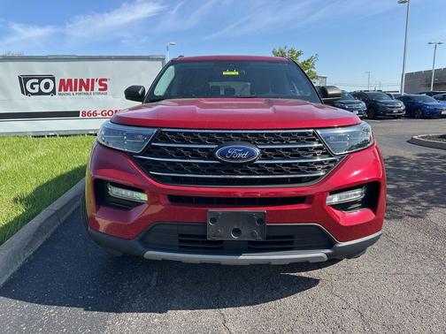 Rapid Red Metallic Tinted Clearcoat 2022 Ford Explorer XLT