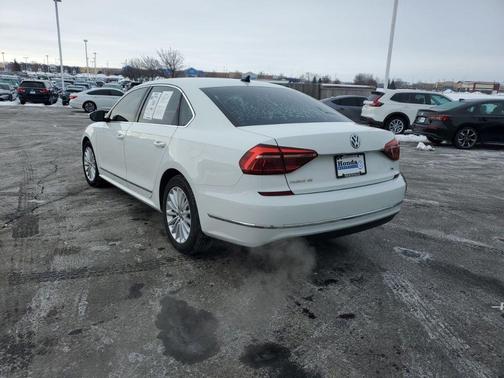 2017 Volkswagen Passat 1.8T SE