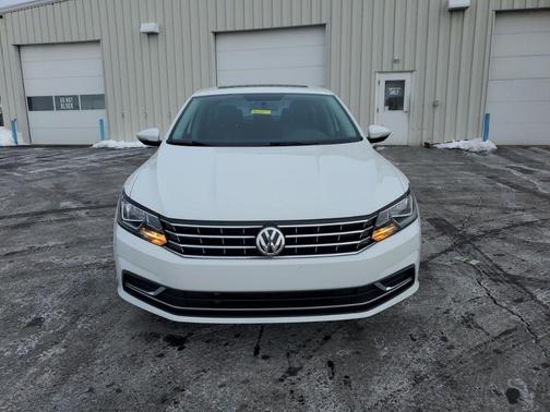2017 Volkswagen Passat 1.8T SE