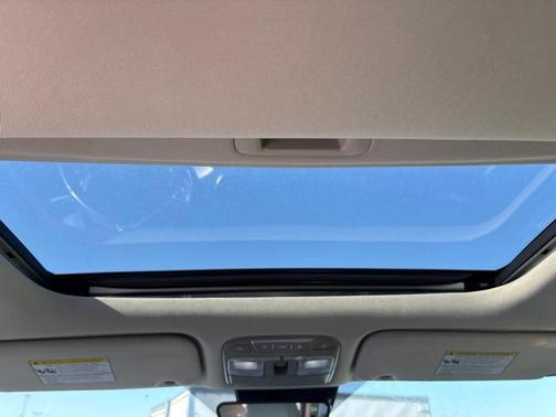 White Pearl 2022 Kia Telluride S