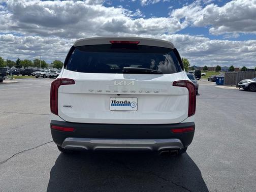 White Pearl 2022 Kia Telluride S