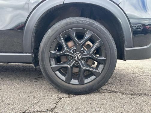 Crystal Black Pearl 2024 Honda HR-V Sport
