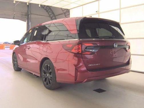 Radiant Red Metallic II 2025 Honda Odyssey Sport-L