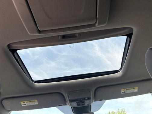 Lunar Silver Metallic 2022 Honda Odyssey Elite