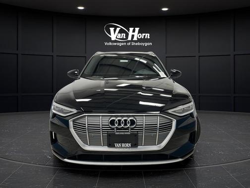 2022 Audi e-tron Premium