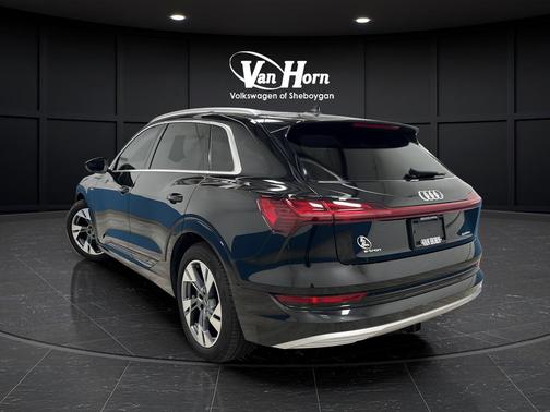 2022 Audi e-tron Premium