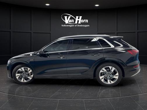 2022 Audi e-tron Premium