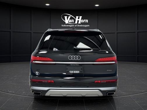 Black Metallic 2025 Audi Q7 55 Premium Plus