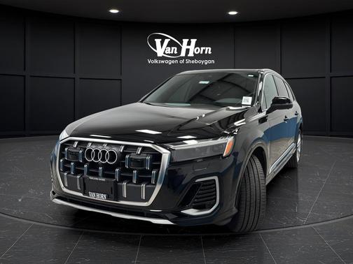 Black Metallic 2025 Audi Q7 55 Premium Plus