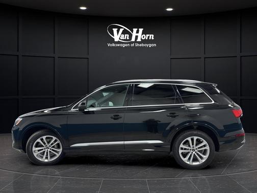 Black Metallic 2025 Audi Q7 55 Premium Plus