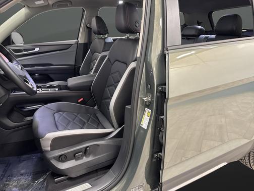 2024 Volkswagen Atlas 2.0T SE w/Technology 4MOTION