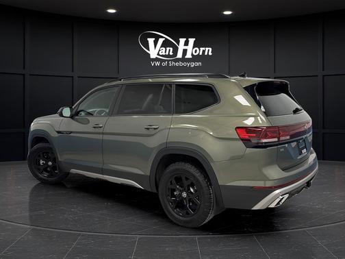 2024 Volkswagen Atlas 2.0T SE w/Technology 4MOTION